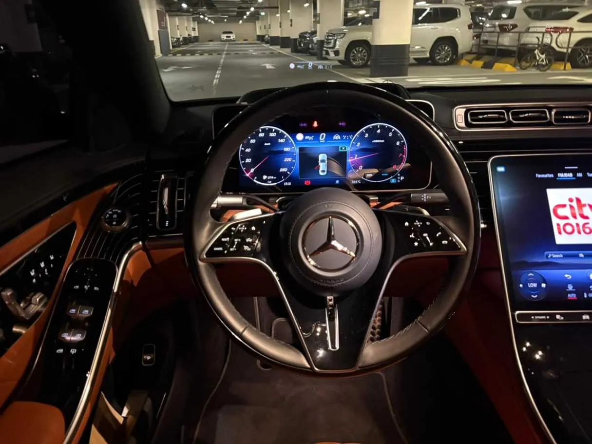 Car image 18