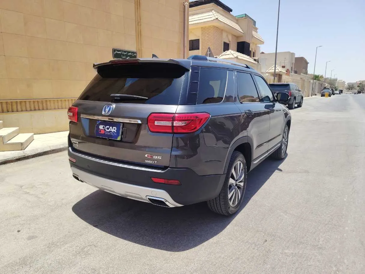 Car image 5