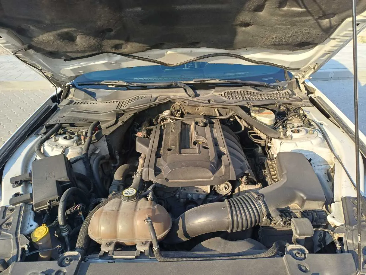 Car image 23
