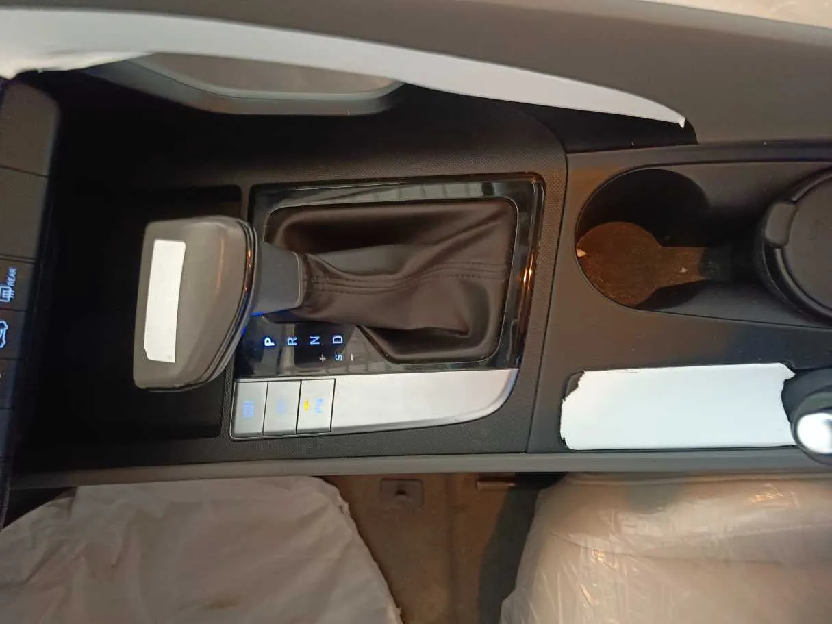 Car image 18