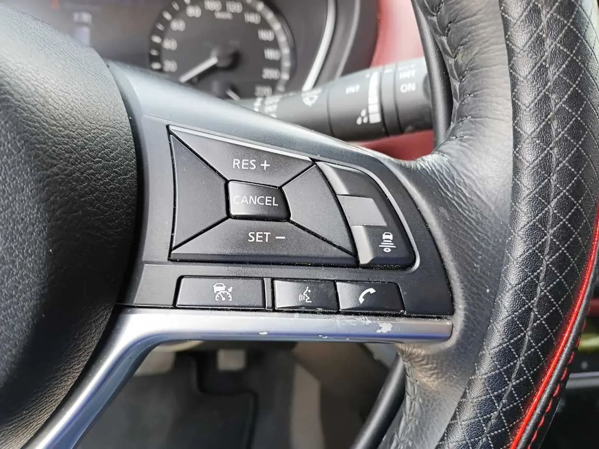 Car image 24