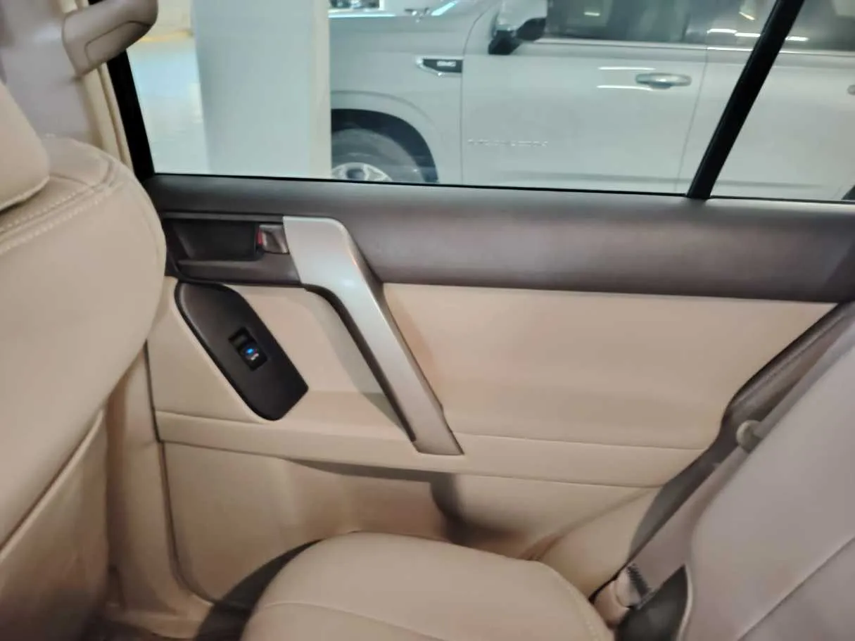 Car image 35