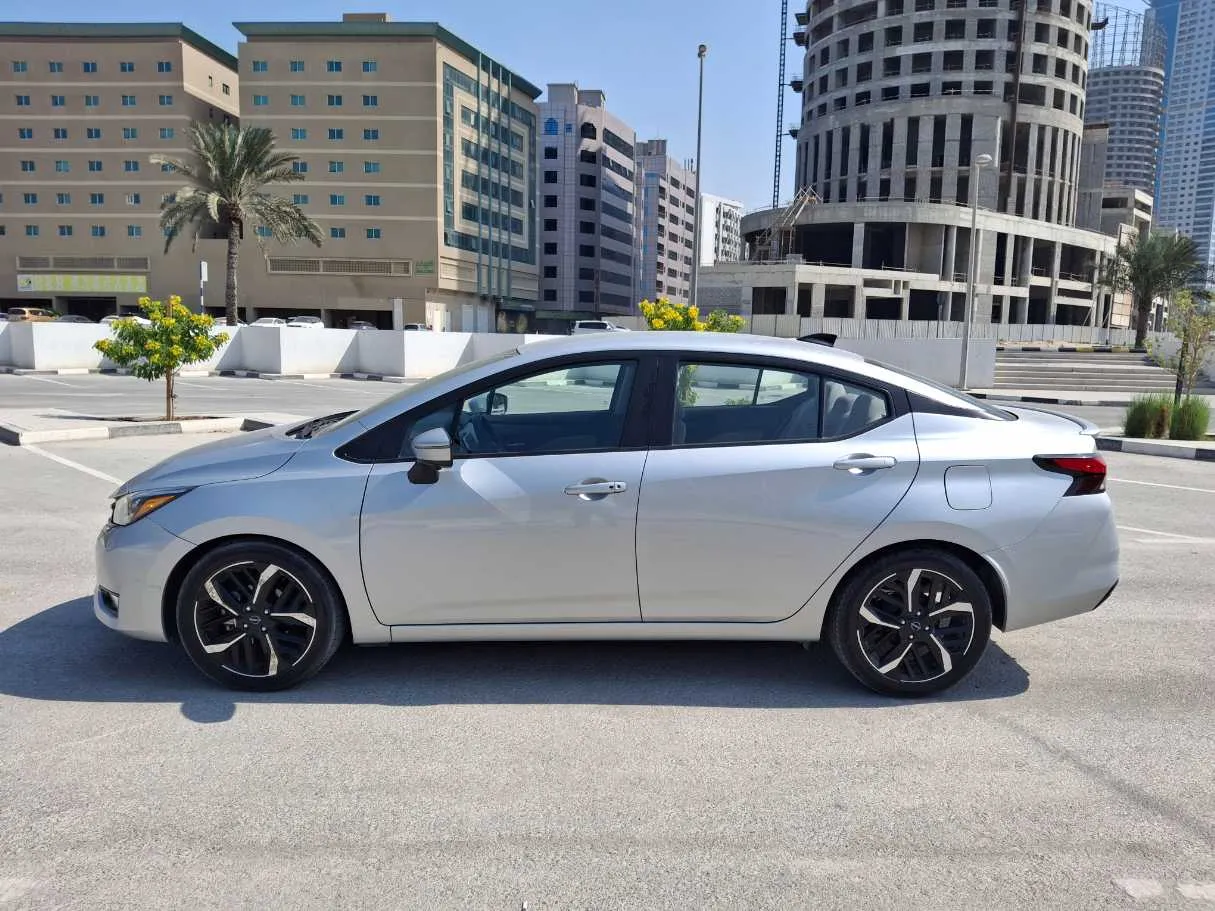 Car image 8