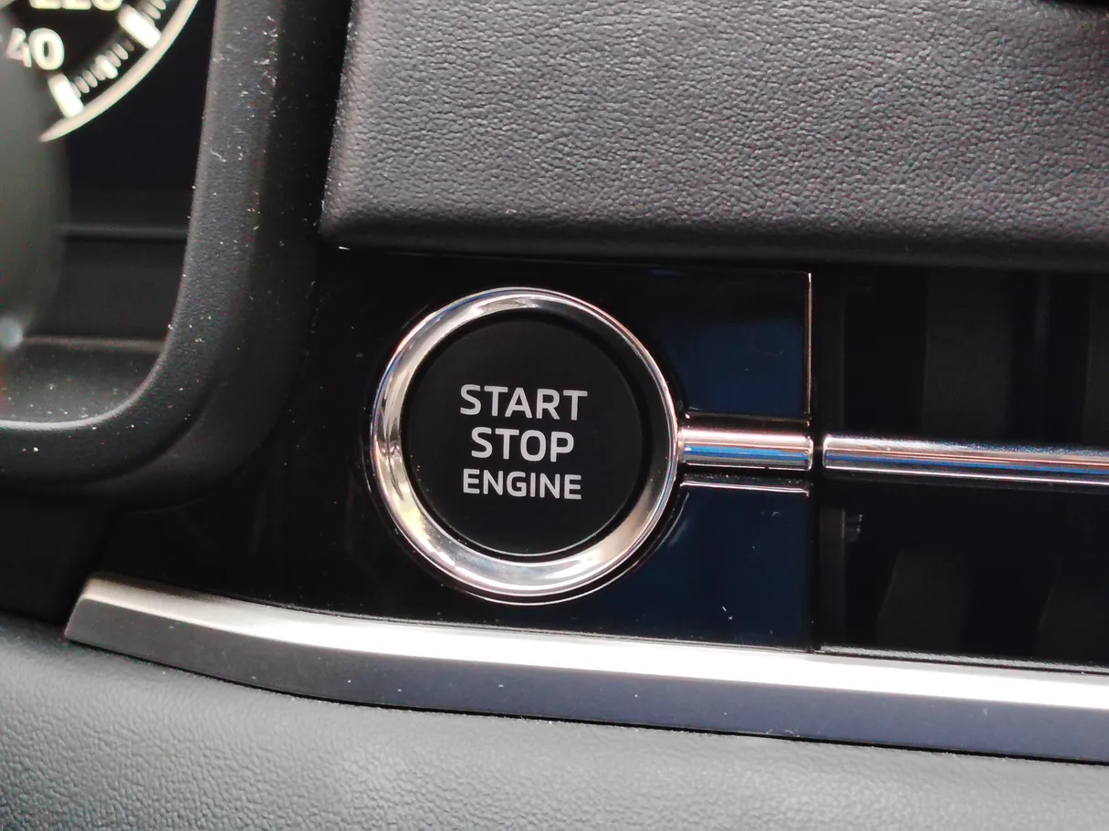 Car image 32