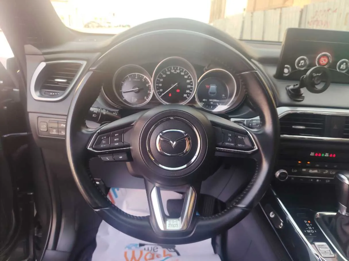 Car image 23