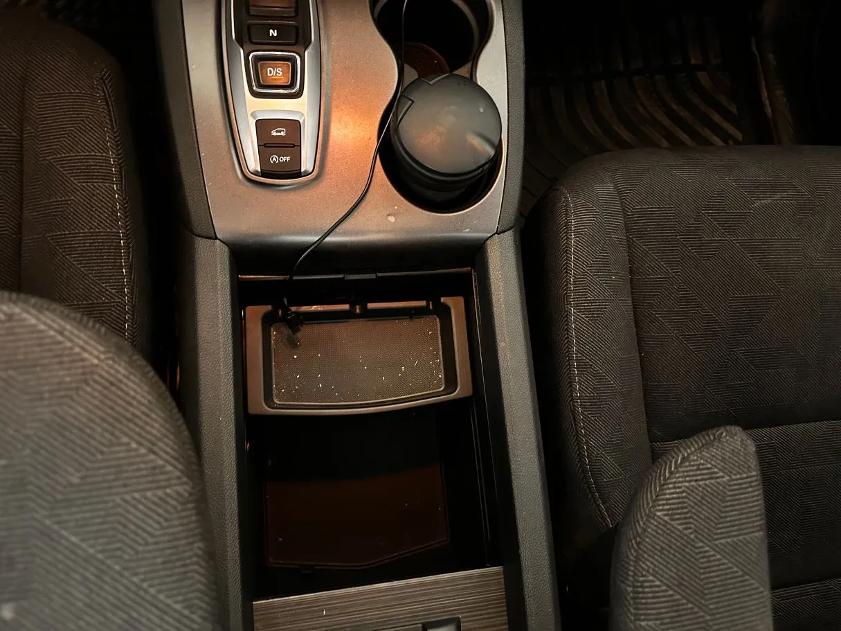 Car image 26