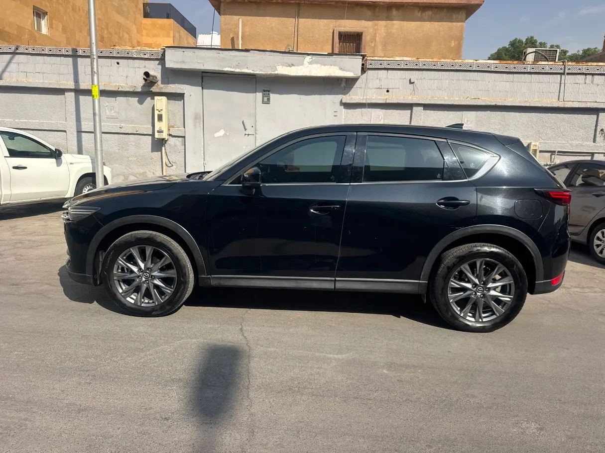 Car image 8