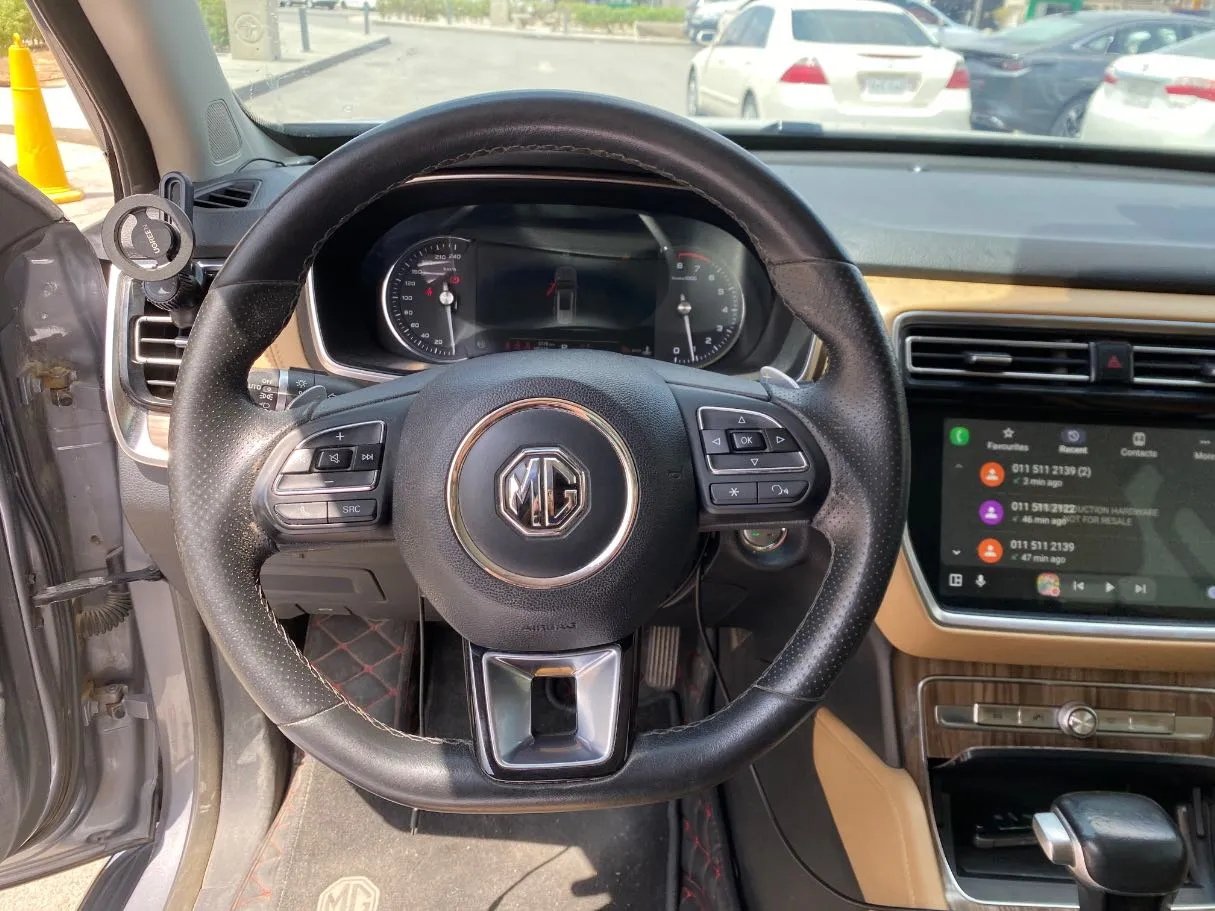 Car image 18