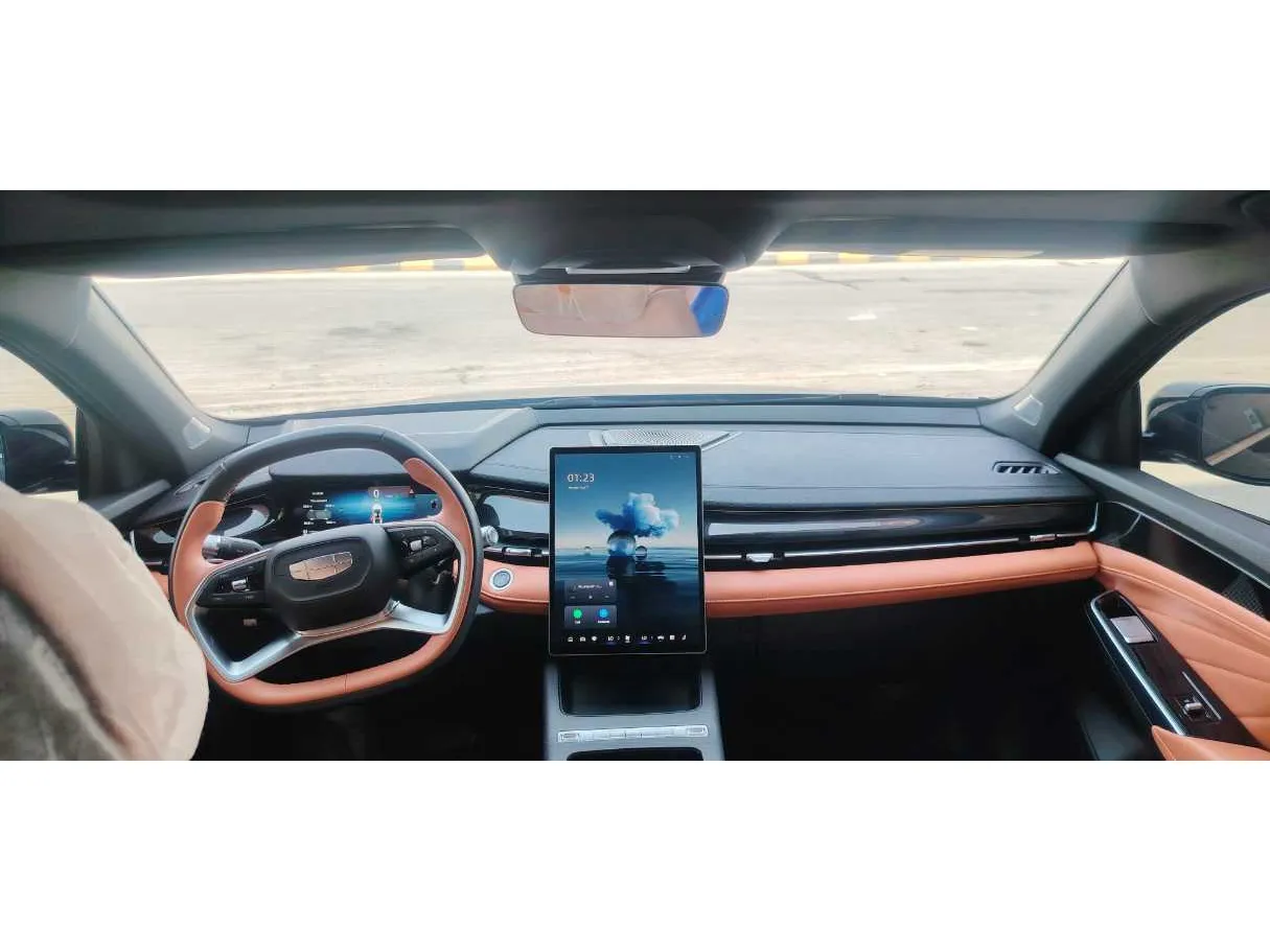 Car image 17