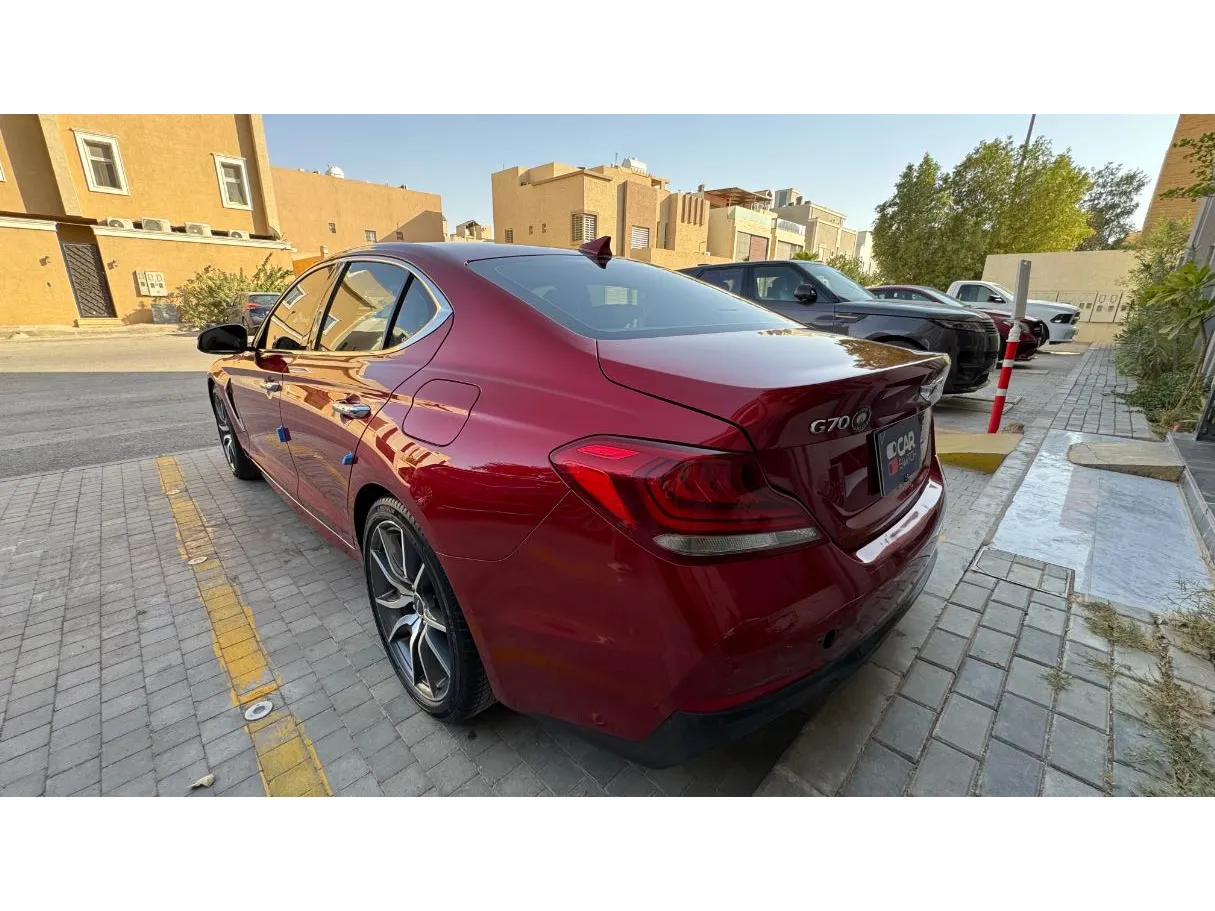 Car image 7