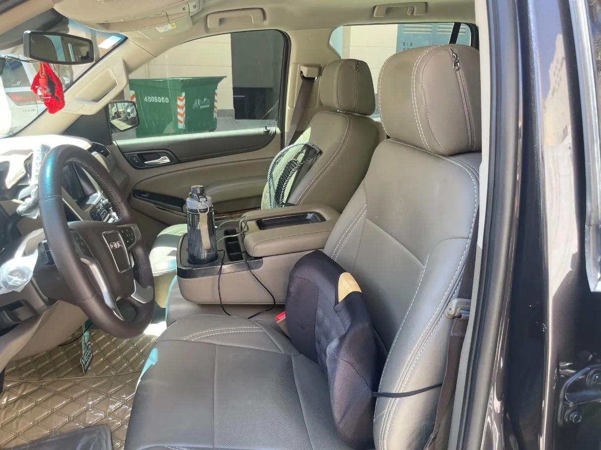 Car image 13