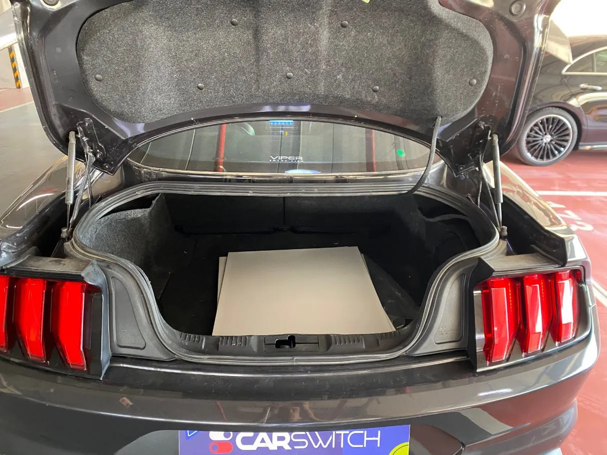 Car image 17