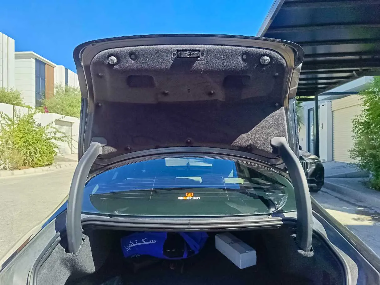 Car image 40