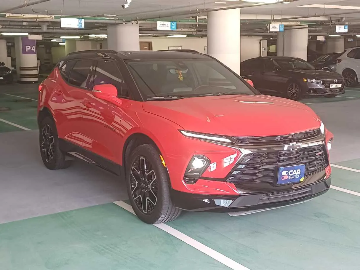 Car image 3