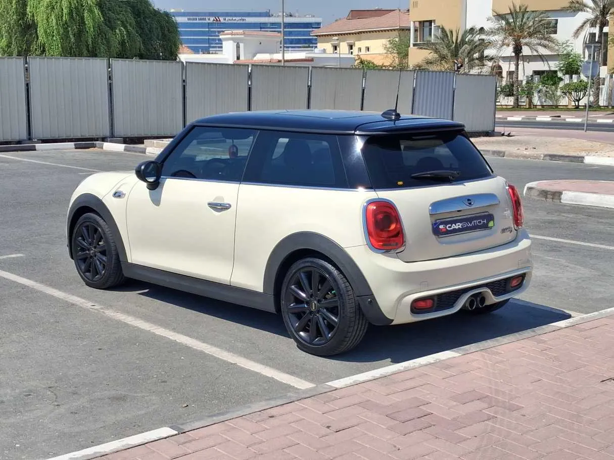 Car image 7
