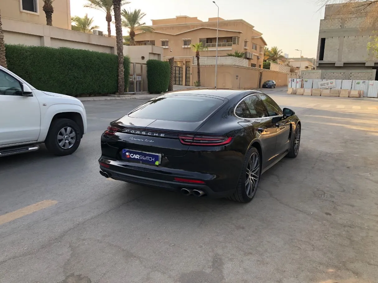 Car image 5