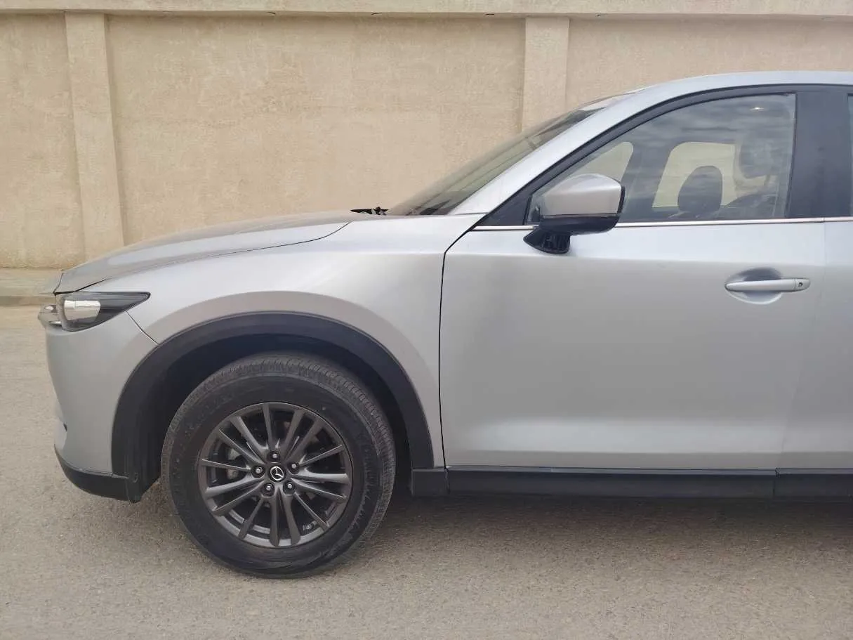 Car image 9
