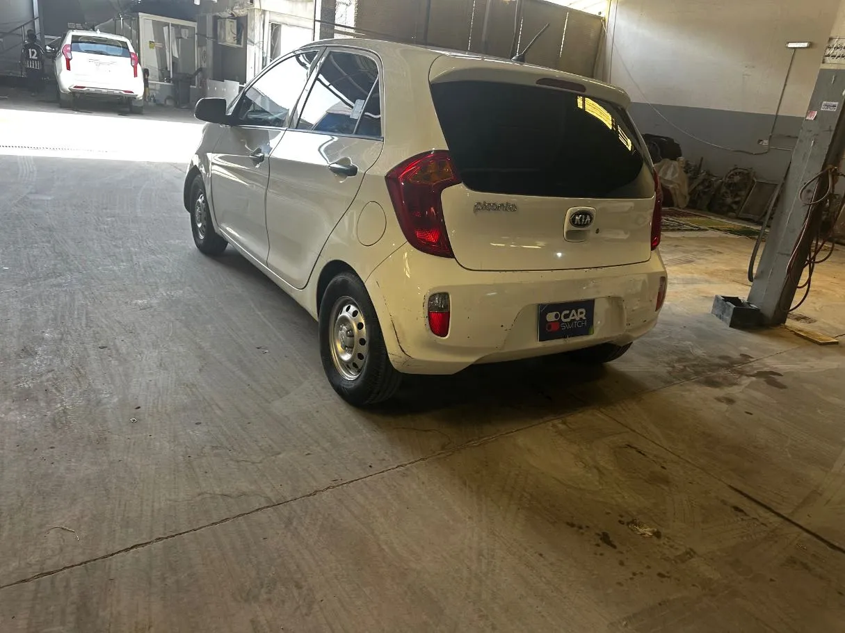 Car image 7