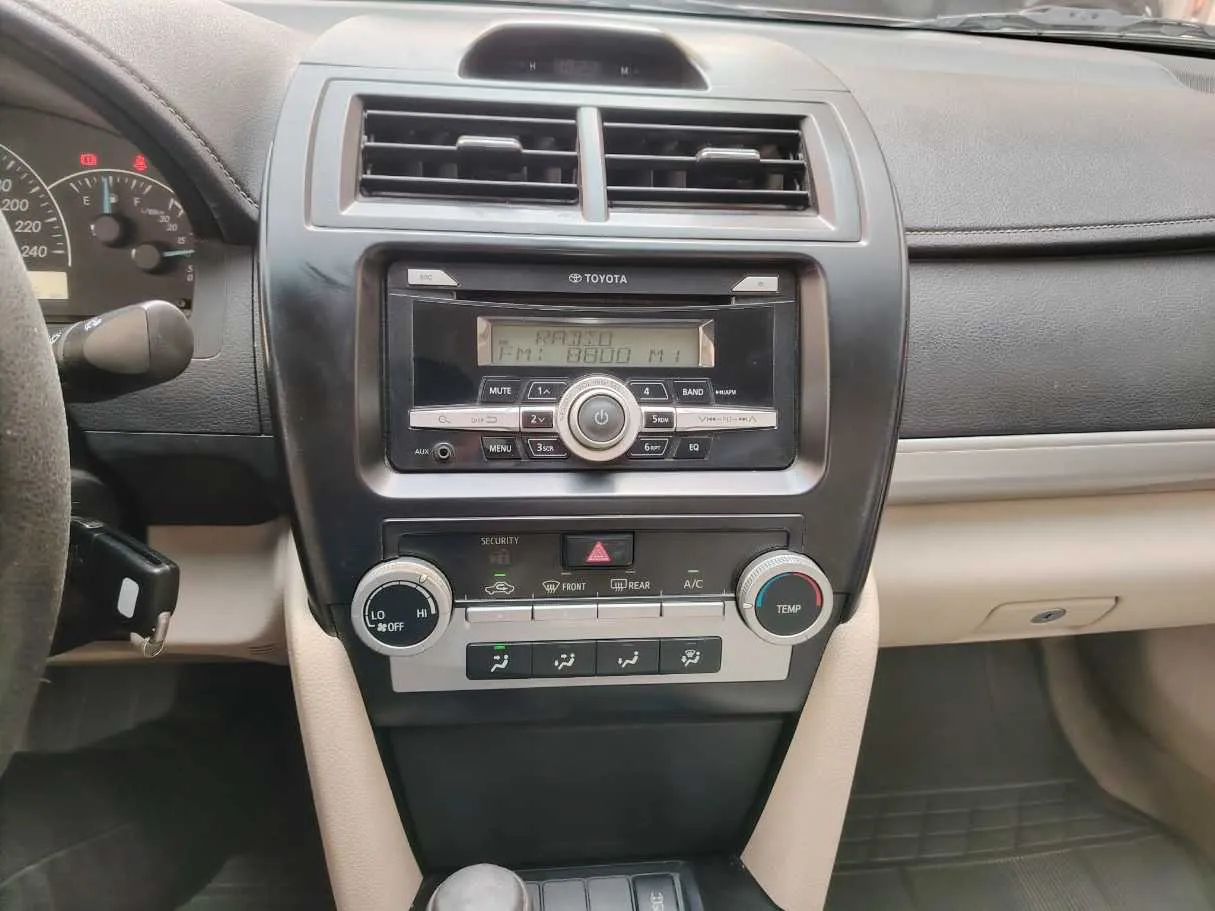 Car image 27