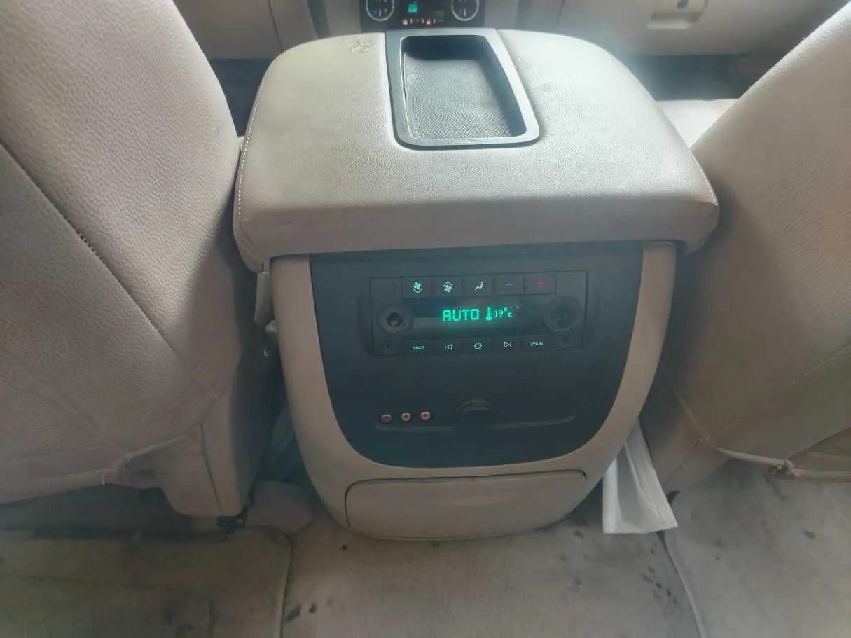 Car image 32