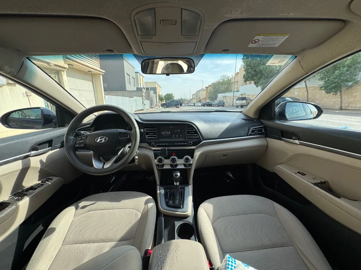 Car image 16