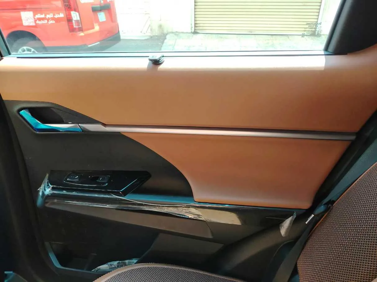 Car image 40