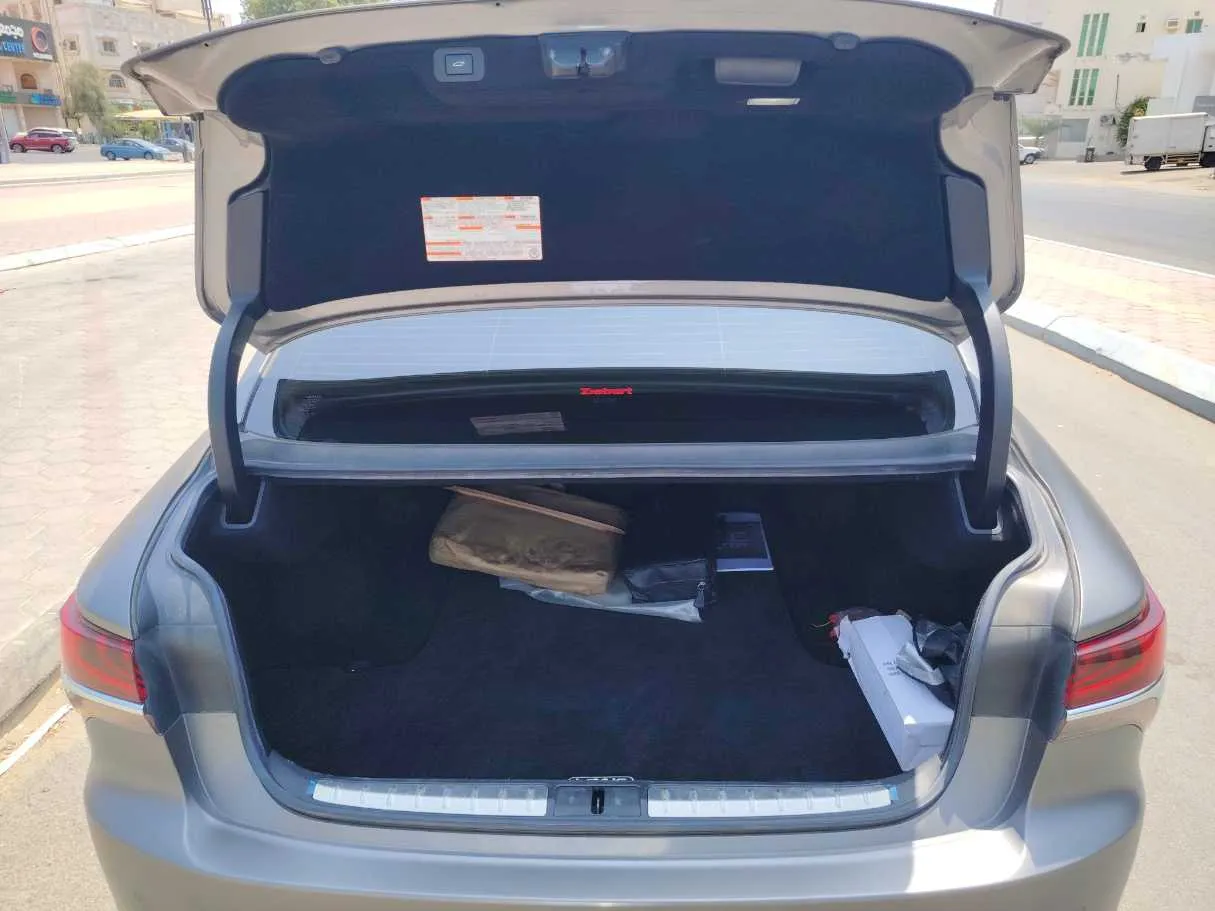 Car image 24