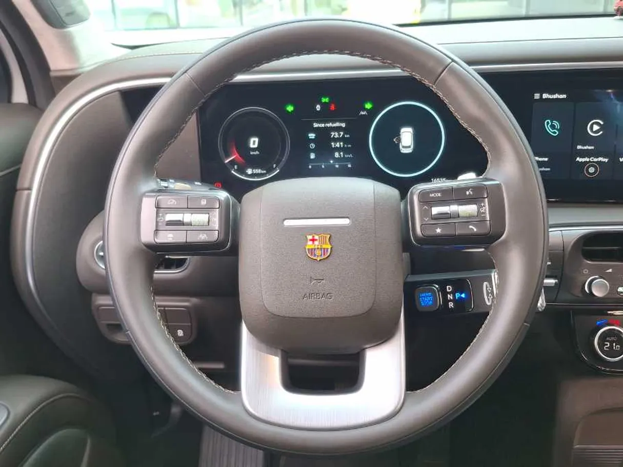 Car image 15