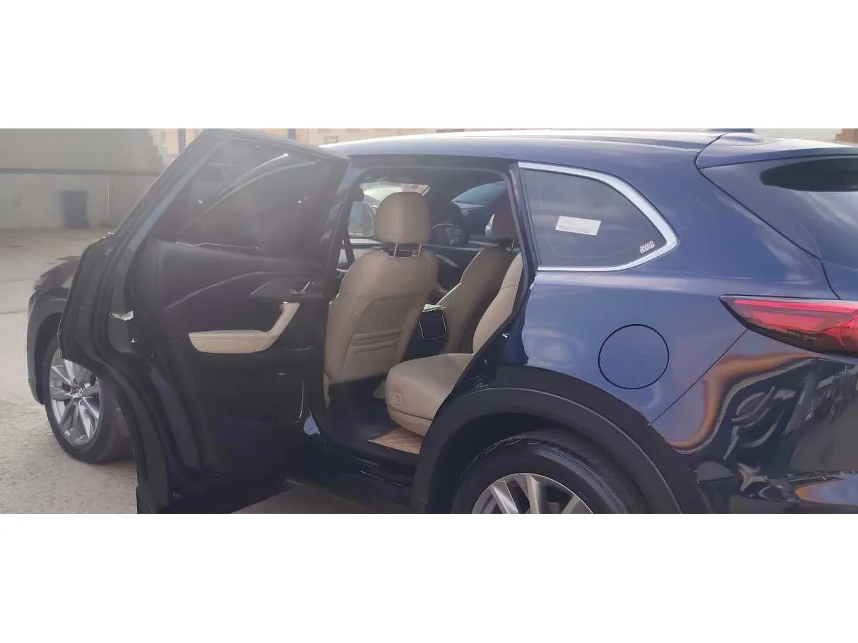 Car image 13