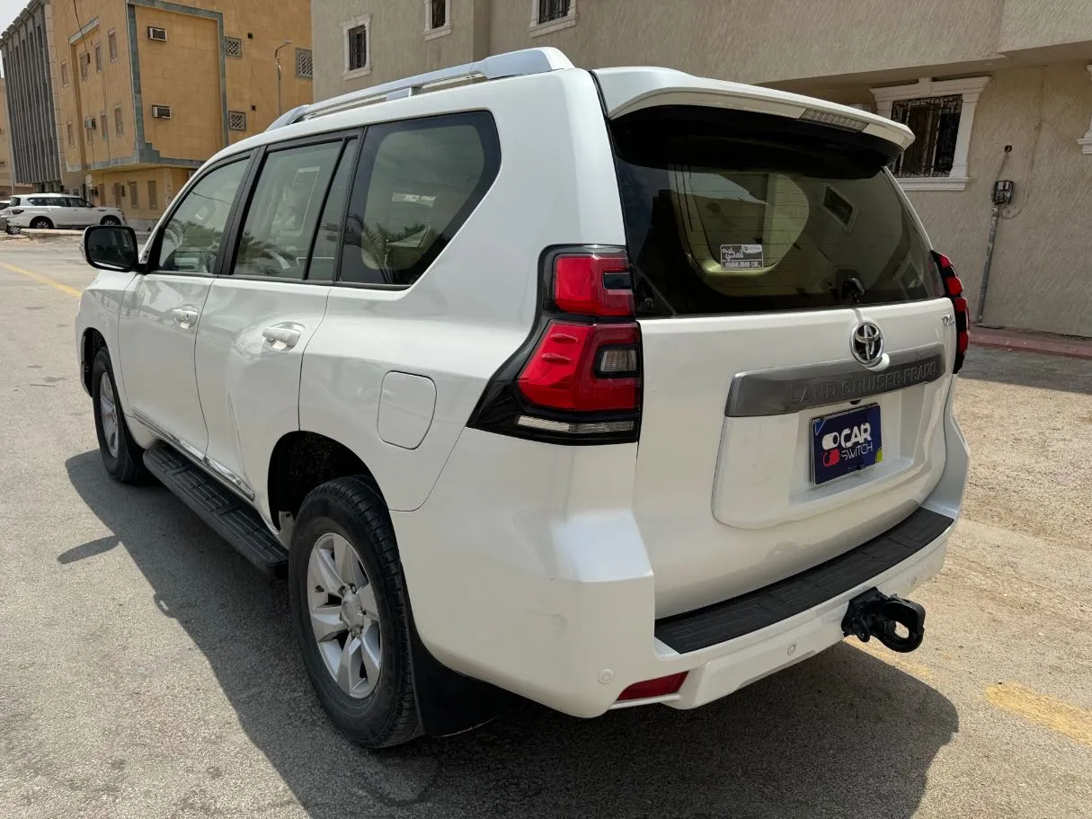 Car image 7