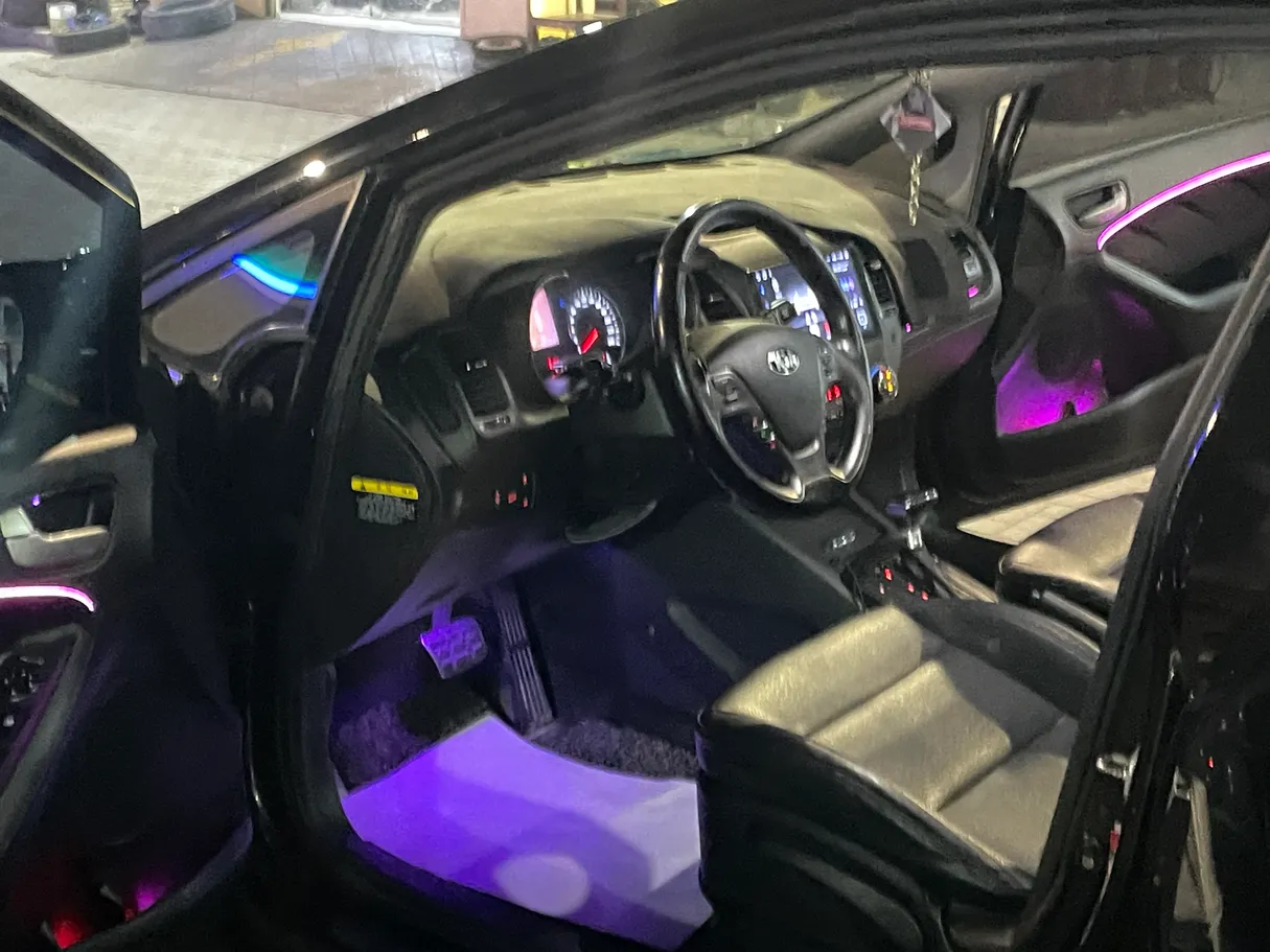 Car image 5