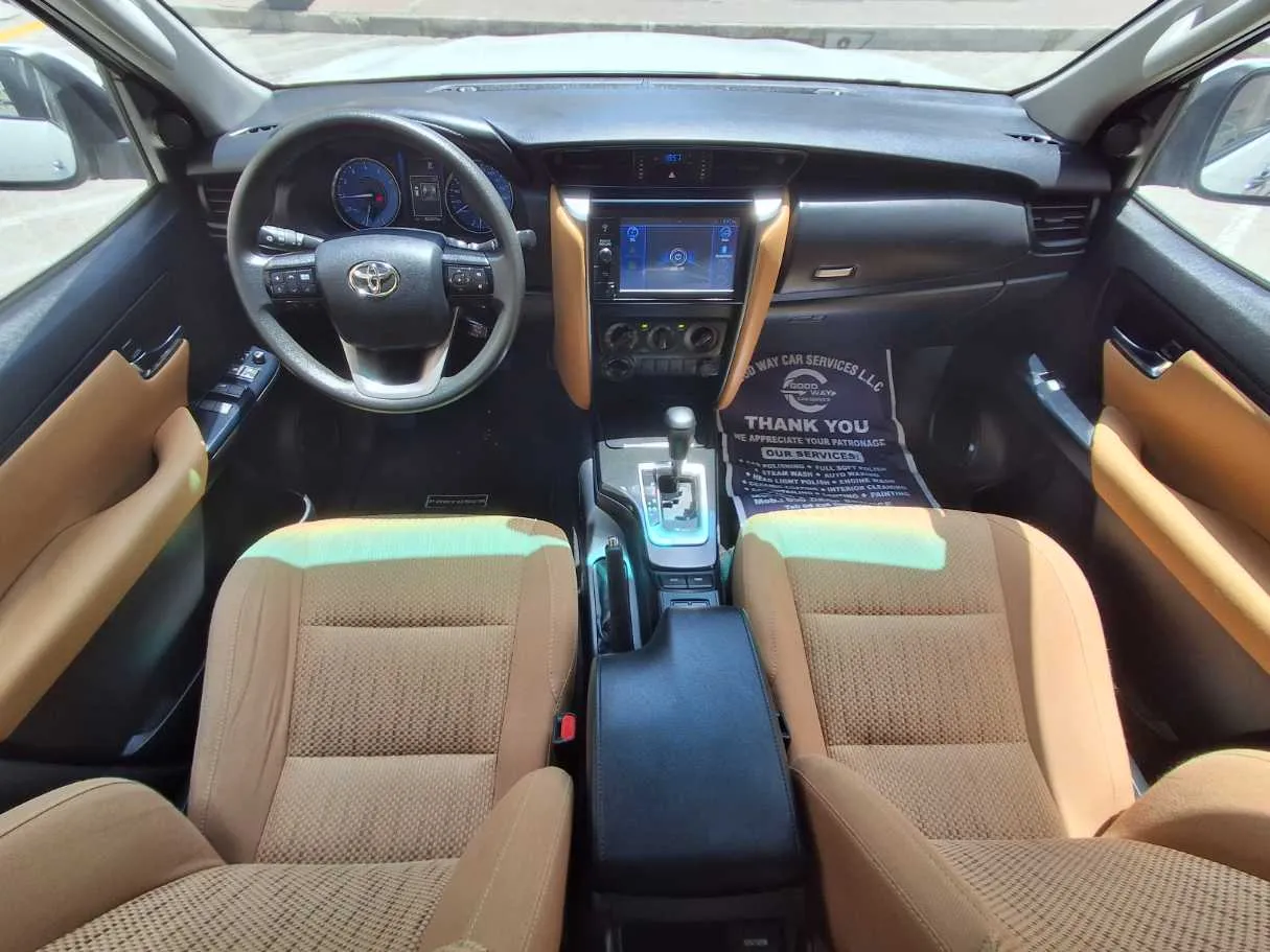 Car image 17