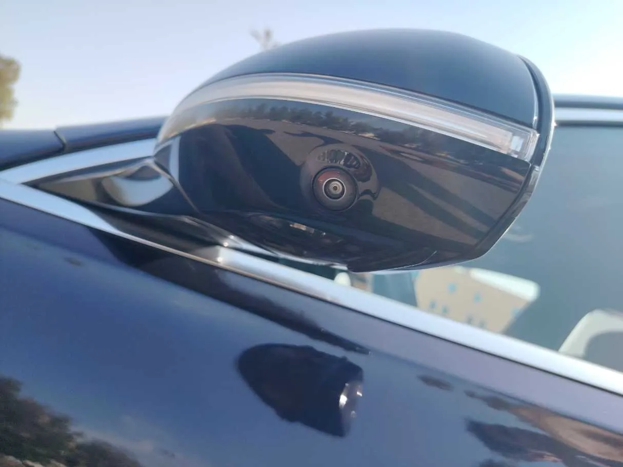 Car image 37