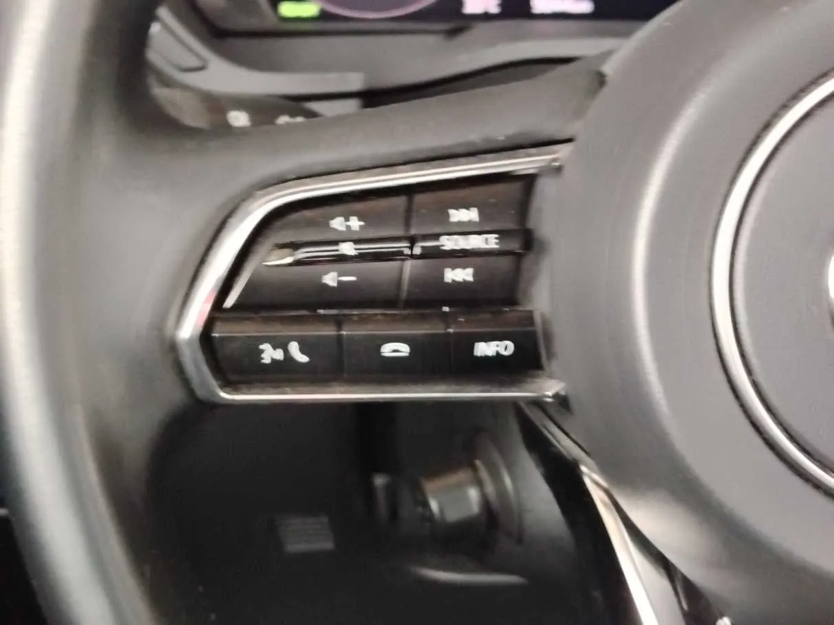 Car image 31