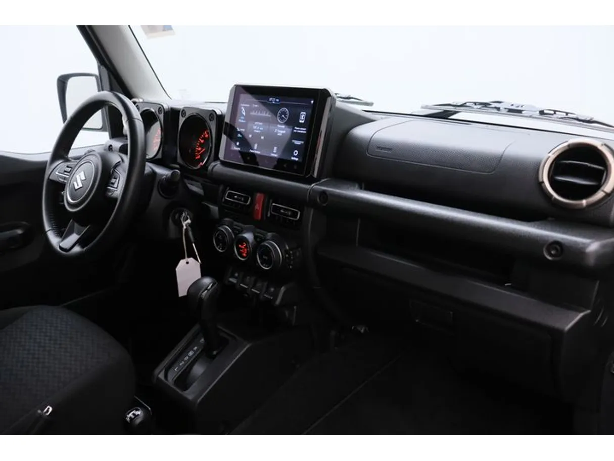 Car image 10
