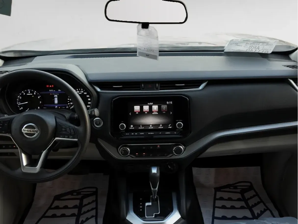 Car image 9