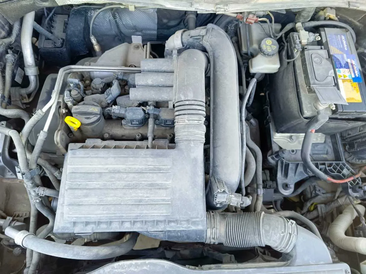 Car image 38