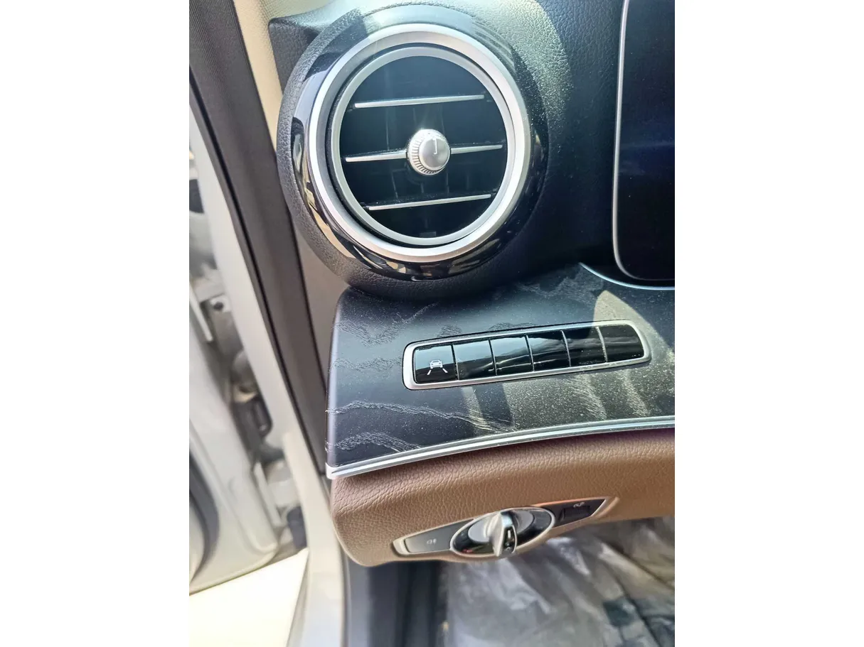 Car image 34