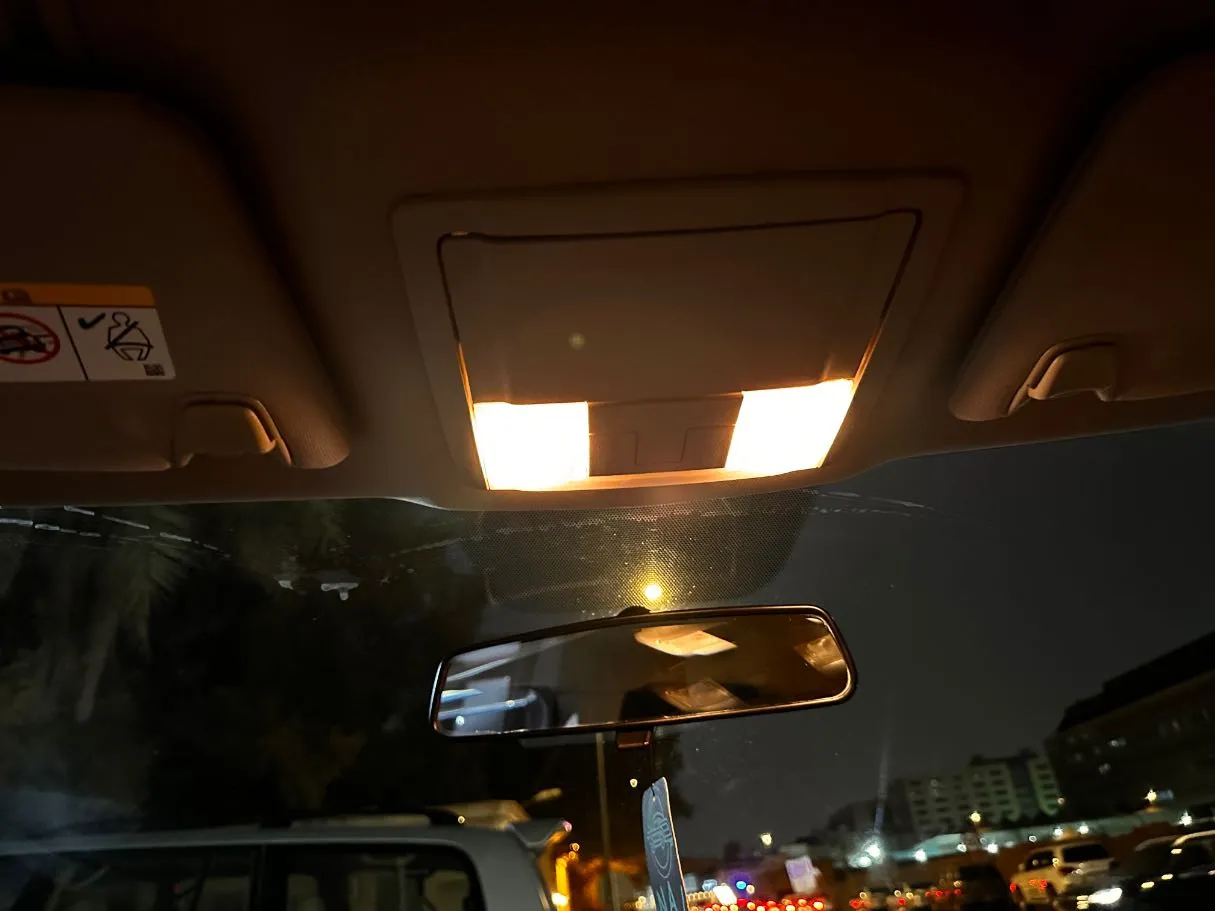 Car image 26