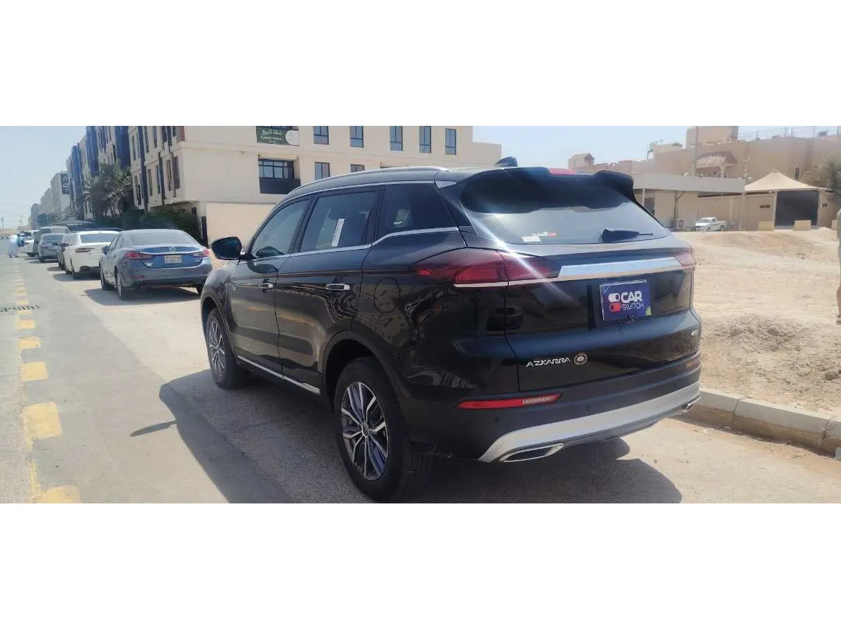 Car image 7