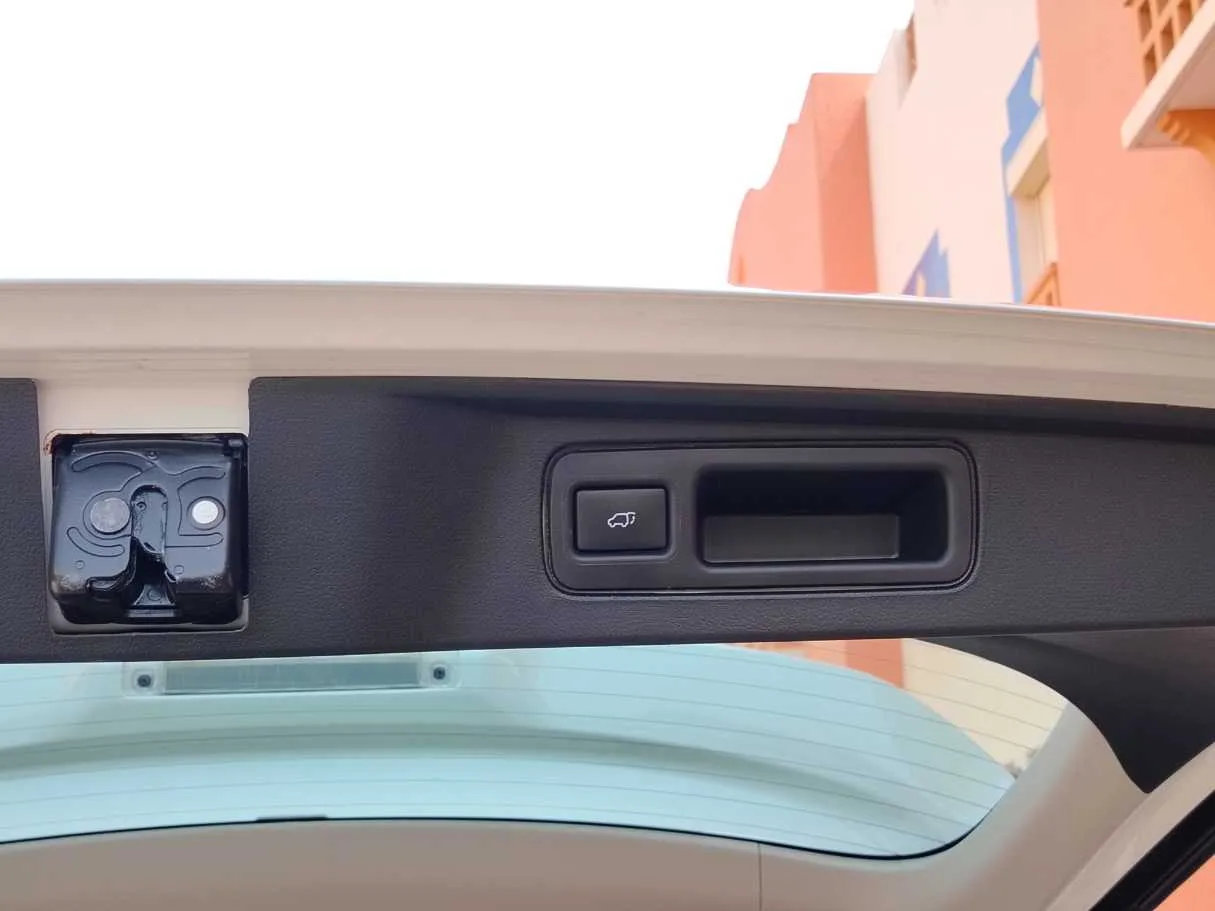Car image 33