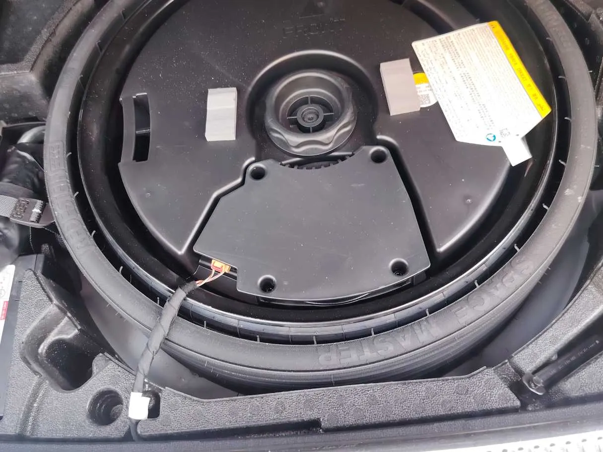 Car image 28