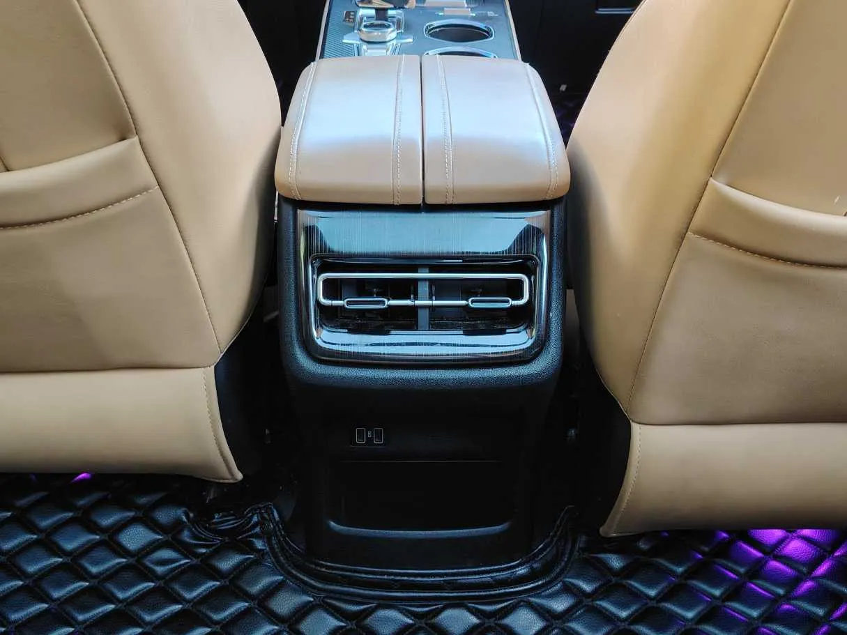 Car image 33