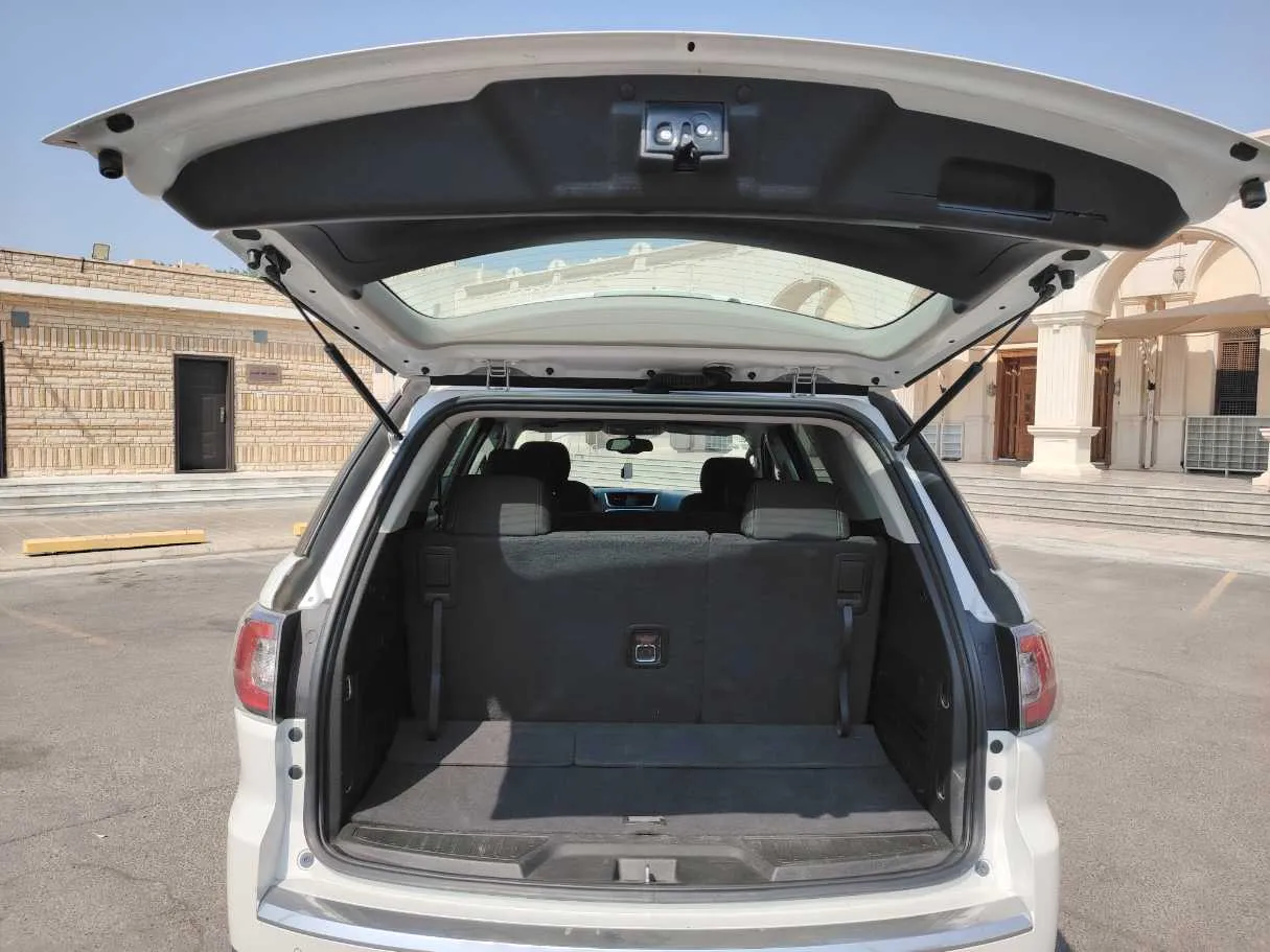 Car image 23