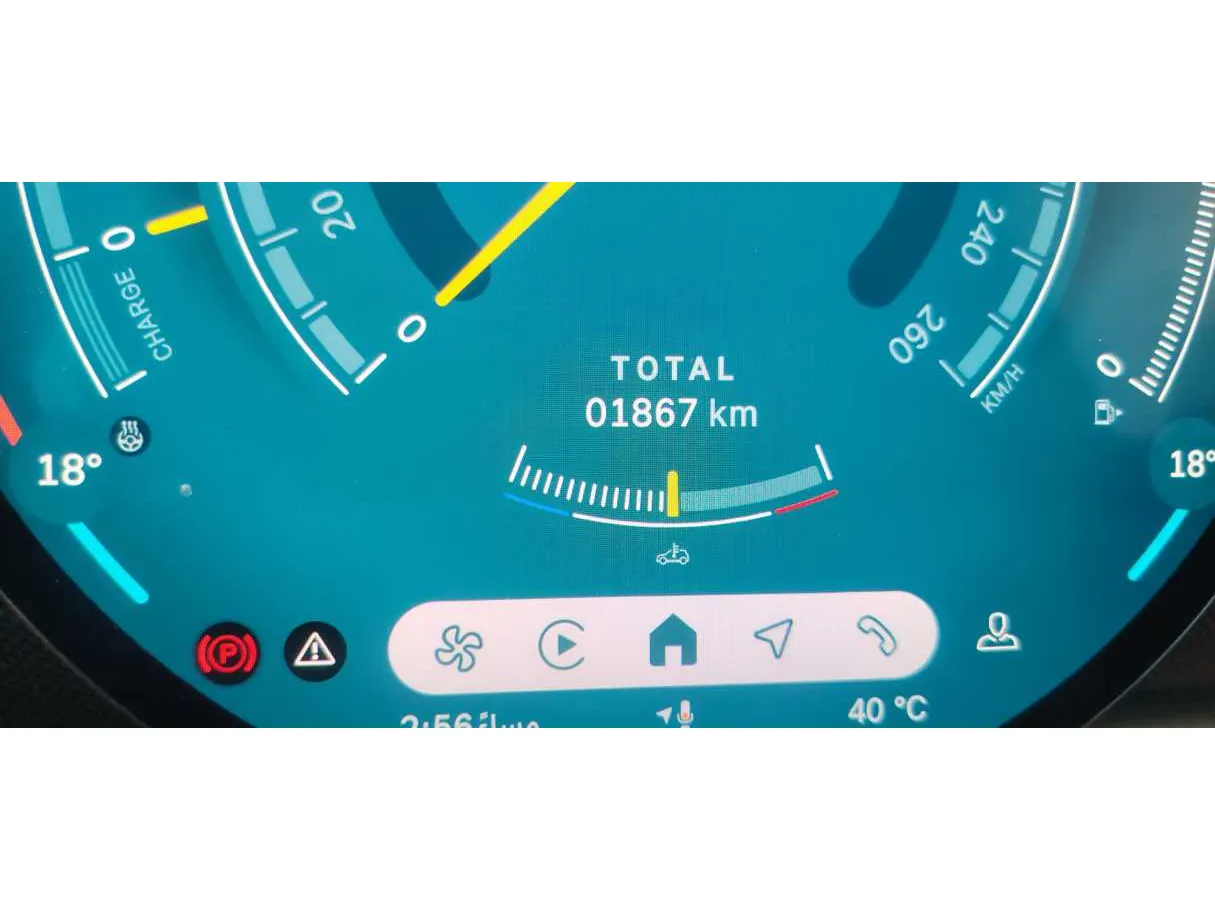 Car image 19