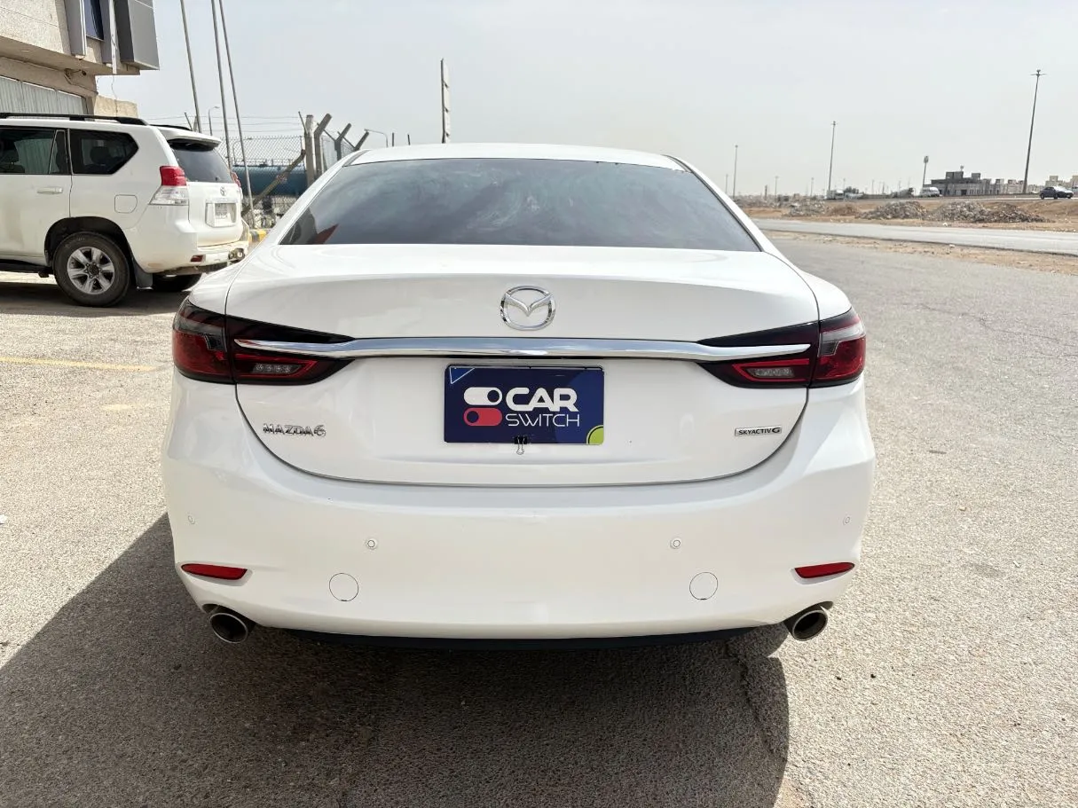 Car image 6