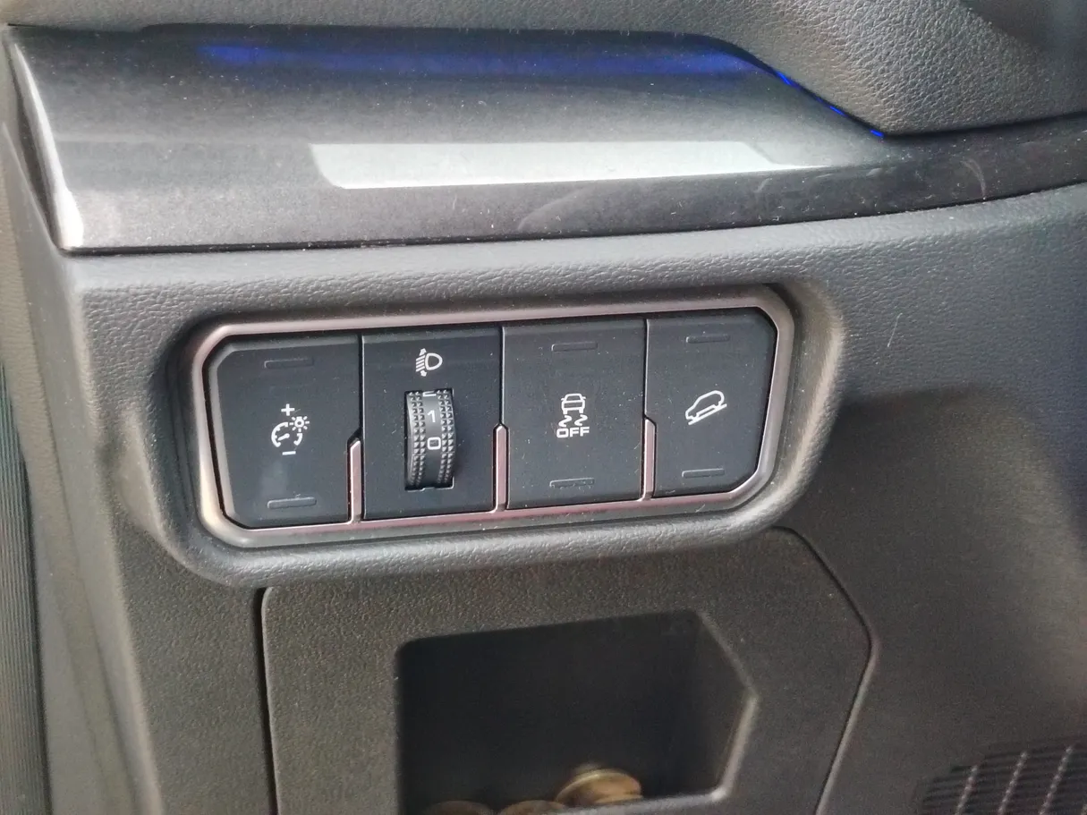Car image 32