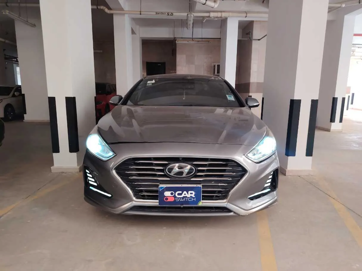 Car image 2