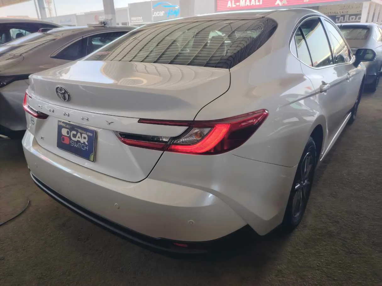 Car image 5