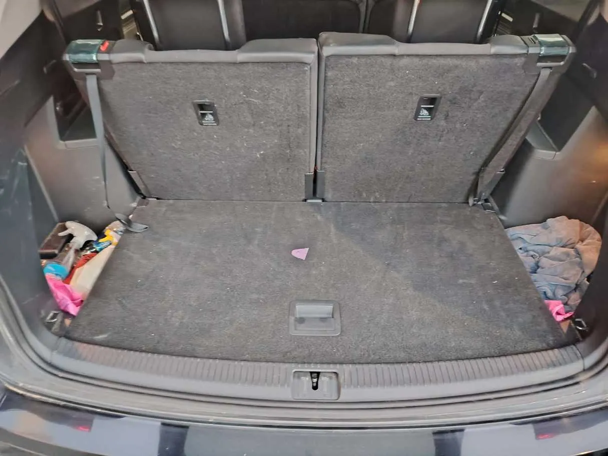 Car image 37